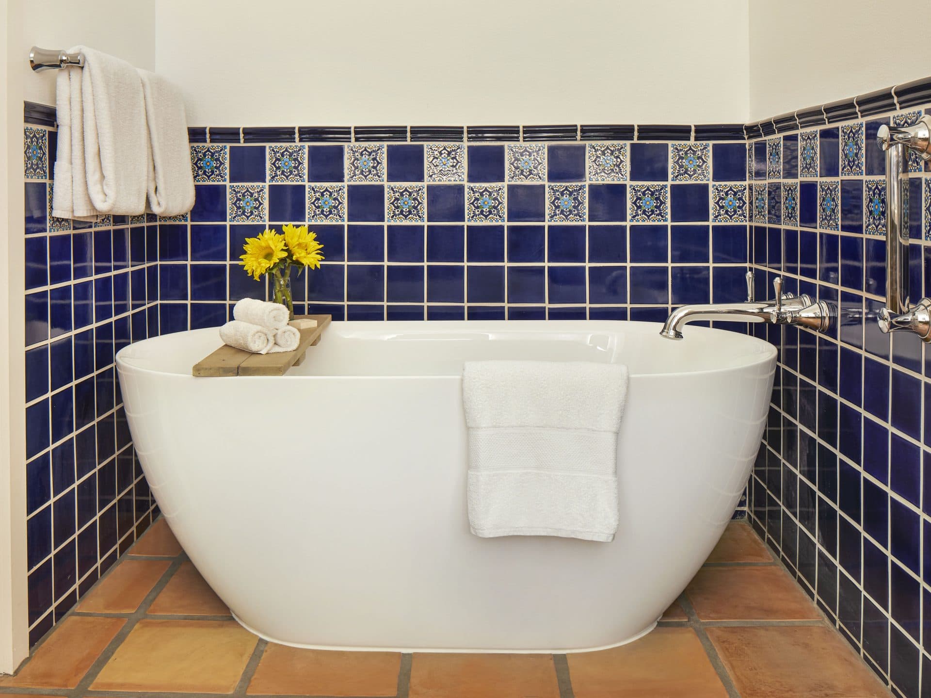 King Poolside Casita with Fireplace - Image 5