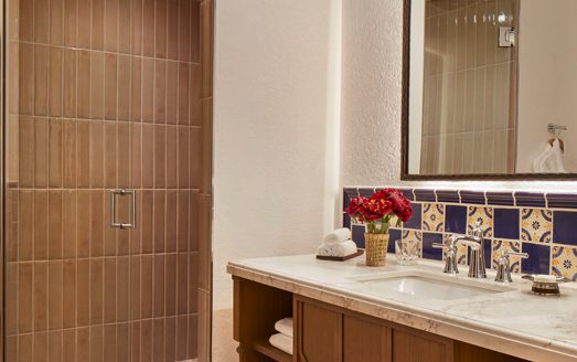 King Resort Casita with Fireplace - Image 3