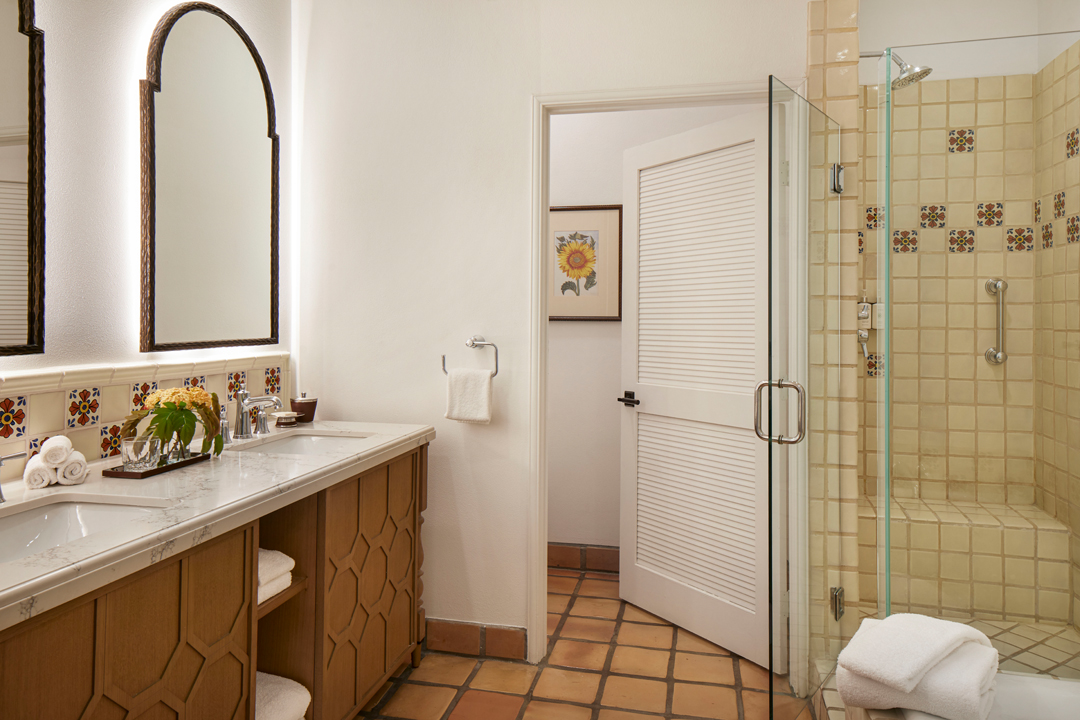 Two Queen Deluxe Casita with Private Patio - Image 3