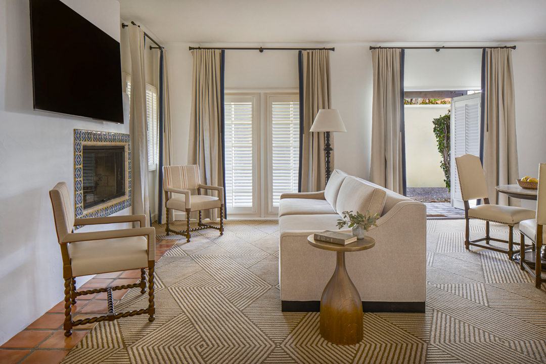 King Hideaway Suite with Private Hot Tub - Image 2