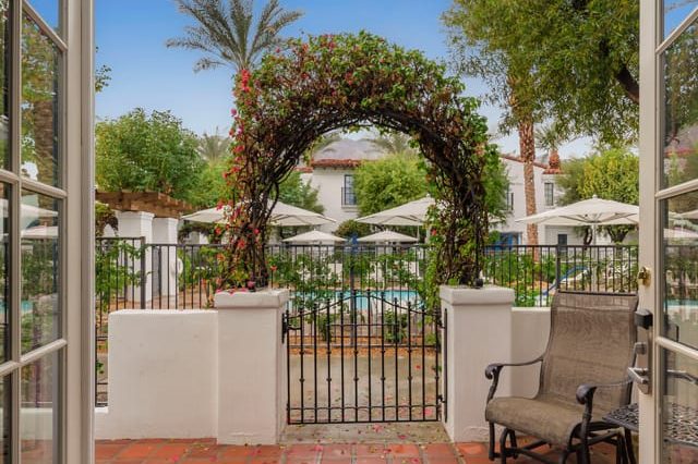 King Spa-Villa Suite Plus Queen Sofa Bed - Image 4