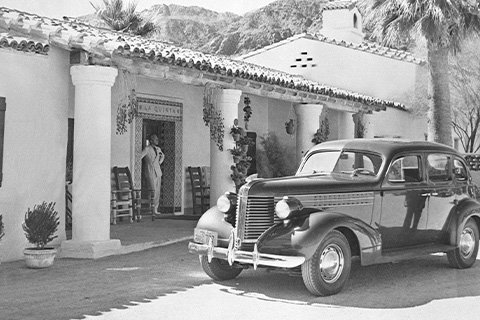 Vintage car parked in front of La Quinta Resort & Club.